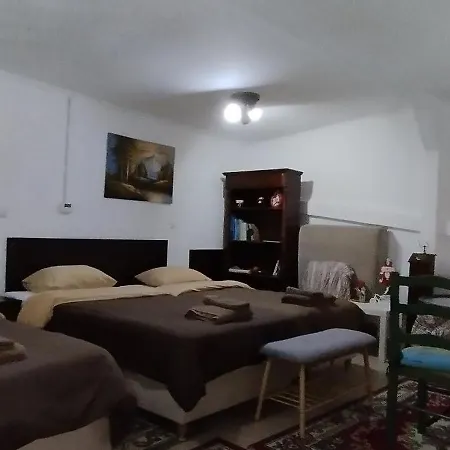 3 * Tríkala